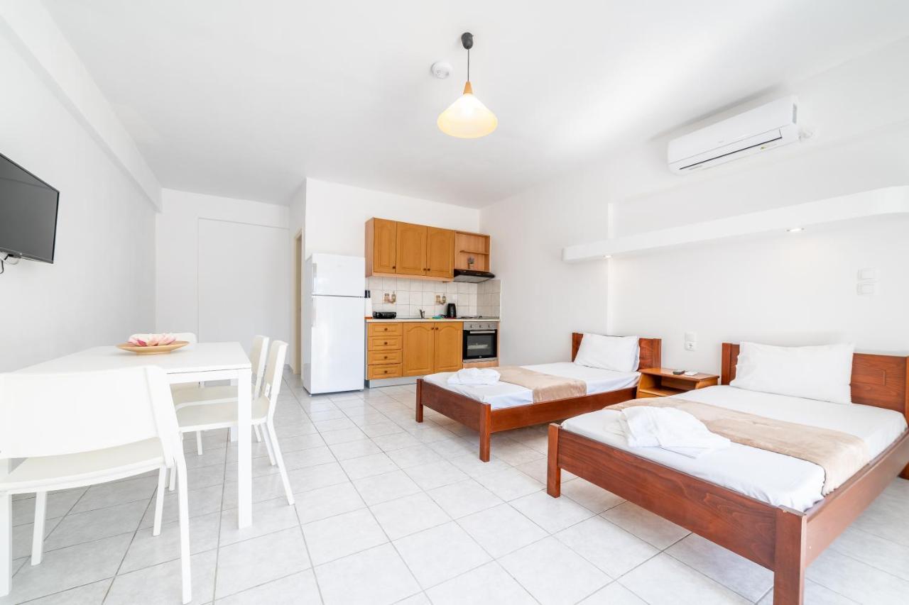 Azzurro Hotel Palairos Ngoại thất bức ảnh