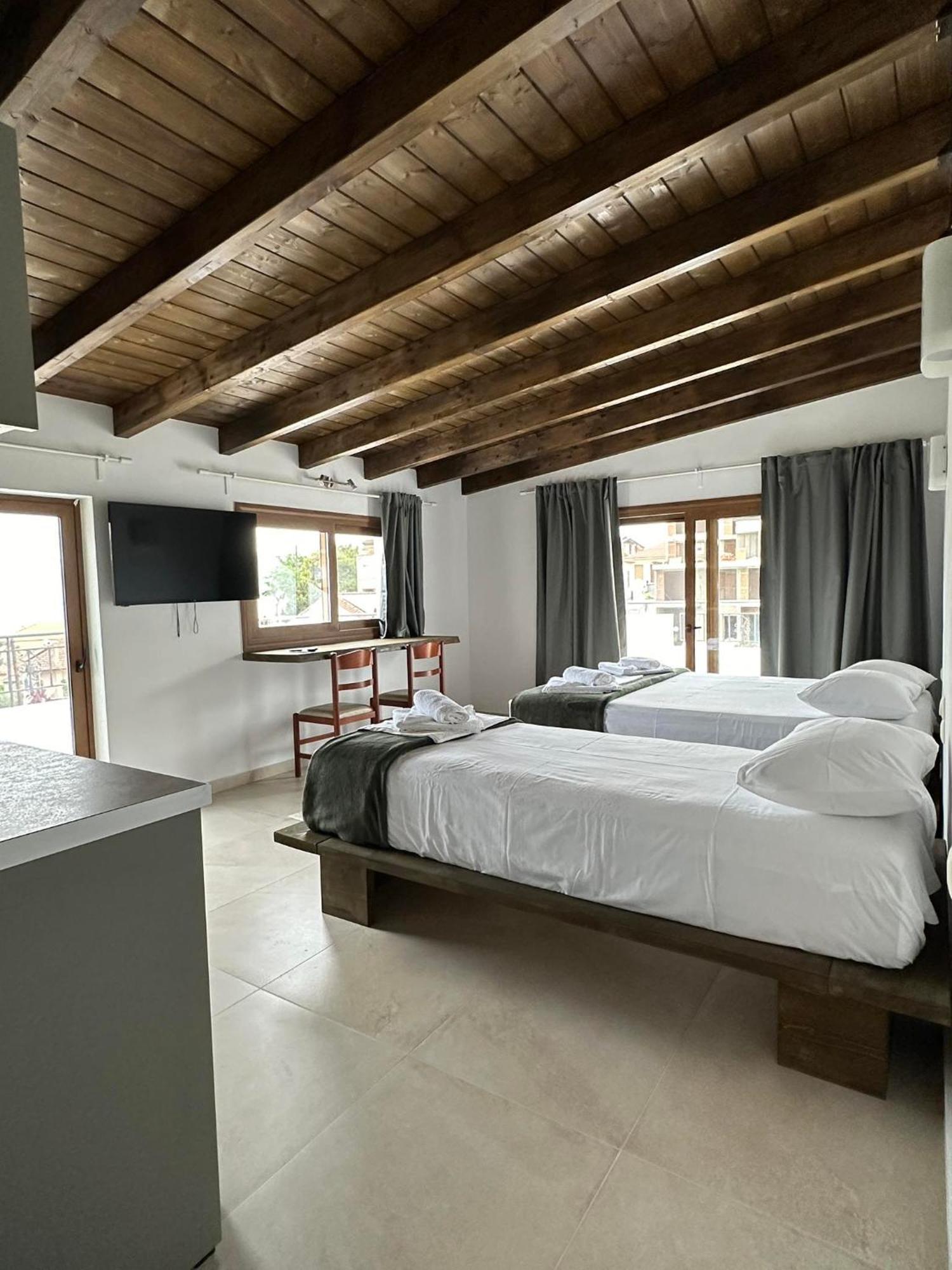Azzurro Hotel Palairos Ngoại thất bức ảnh