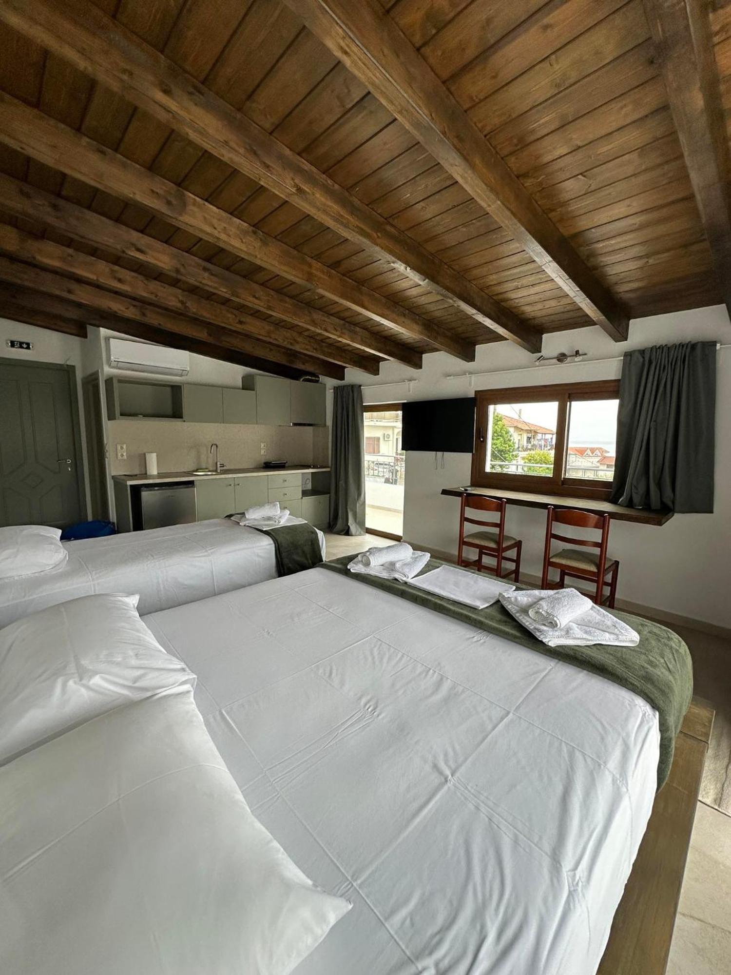 Azzurro Hotel Palairos Ngoại thất bức ảnh