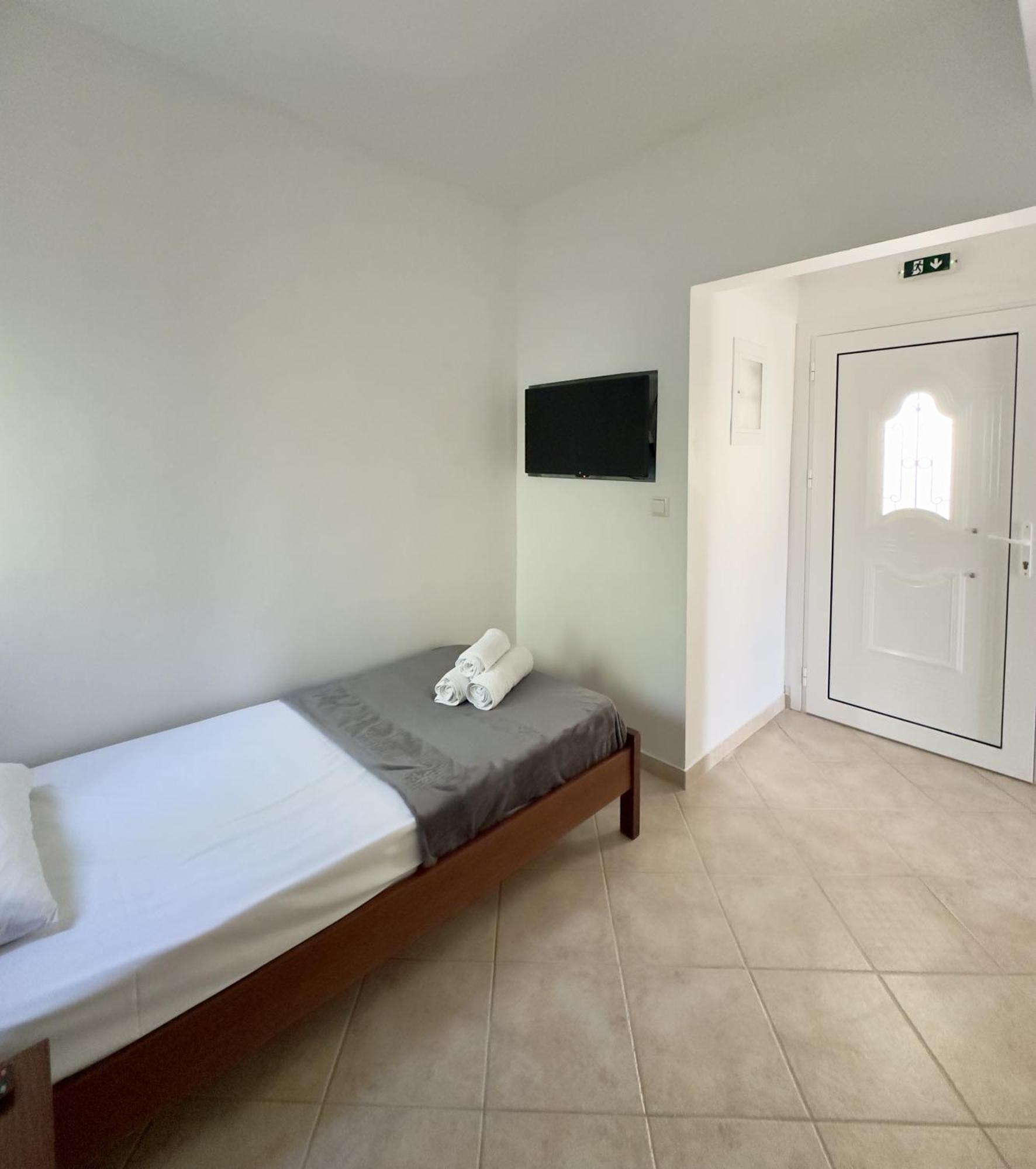 Azzurro Hotel Palairos Ngoại thất bức ảnh